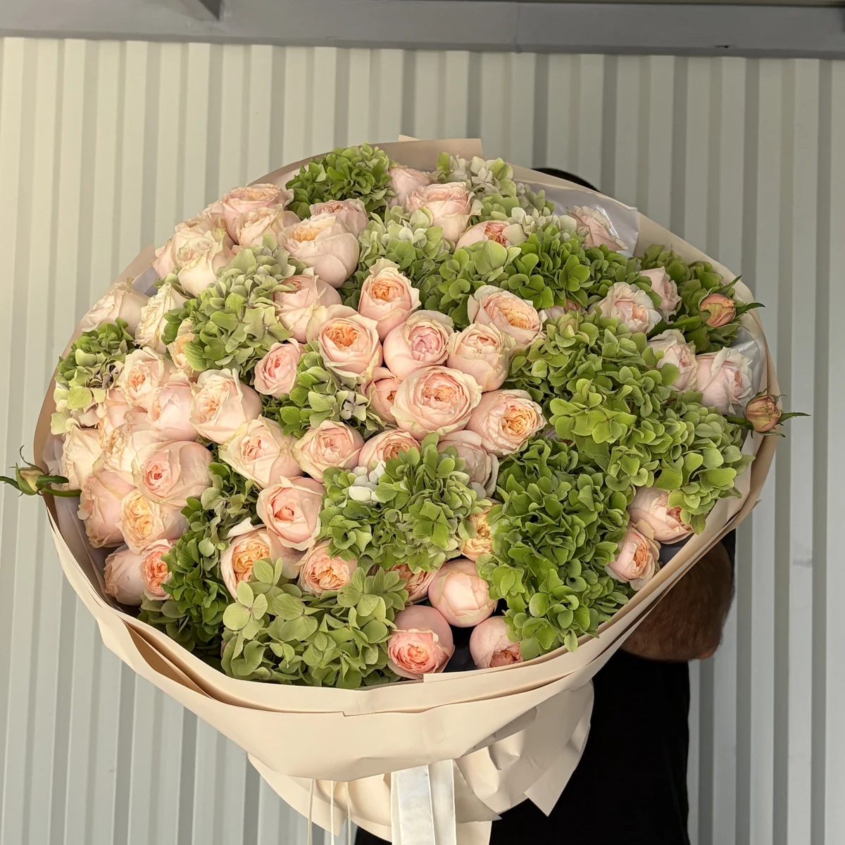 Peach Roses & Hydrangea
